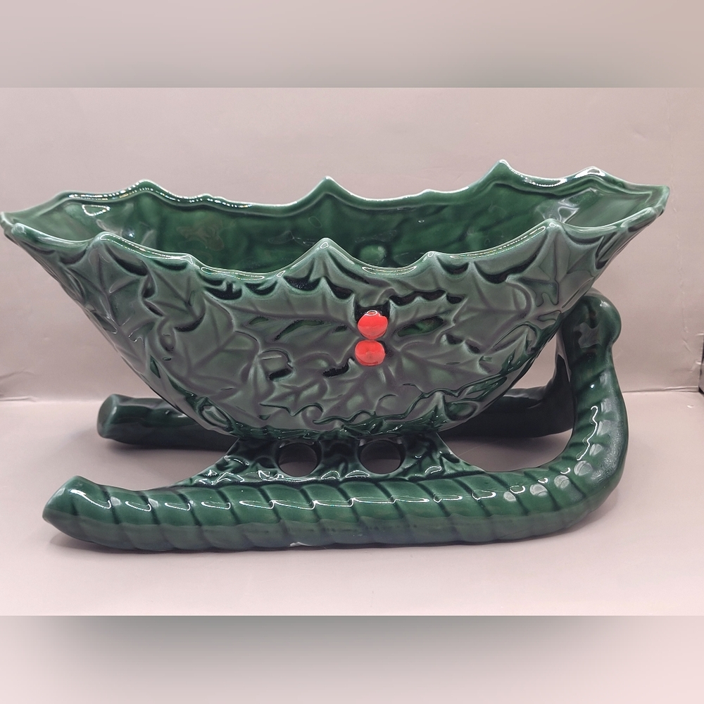 Vintage Lefton Holly Berry Green w/ Red Berries Christmas Holiday Ceramic Sleigh